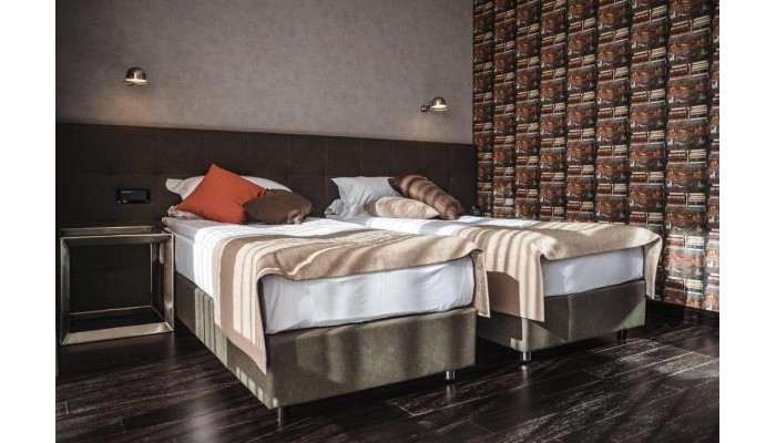 M1 Club Hotel poza 3